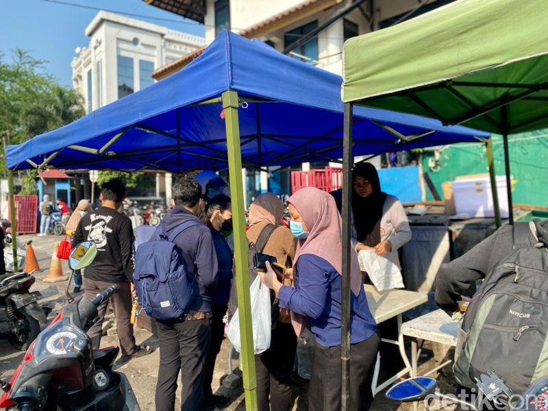 Nasi&Rizky Serba 10000: Kenikmatan Sederhana yang Menggoda di Jantung Cilacap